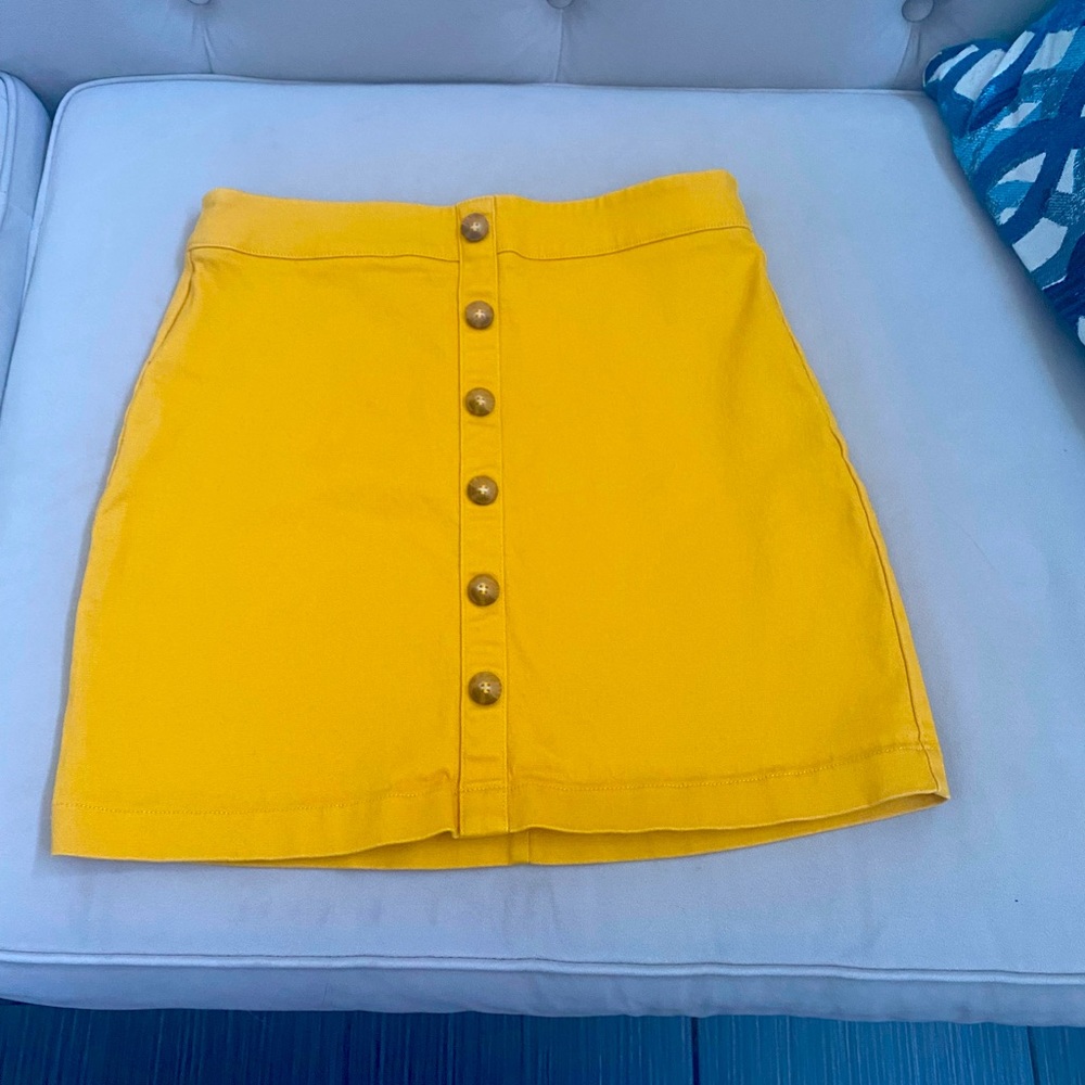 3 for $10 Mustard high waisted forever 21 skirt